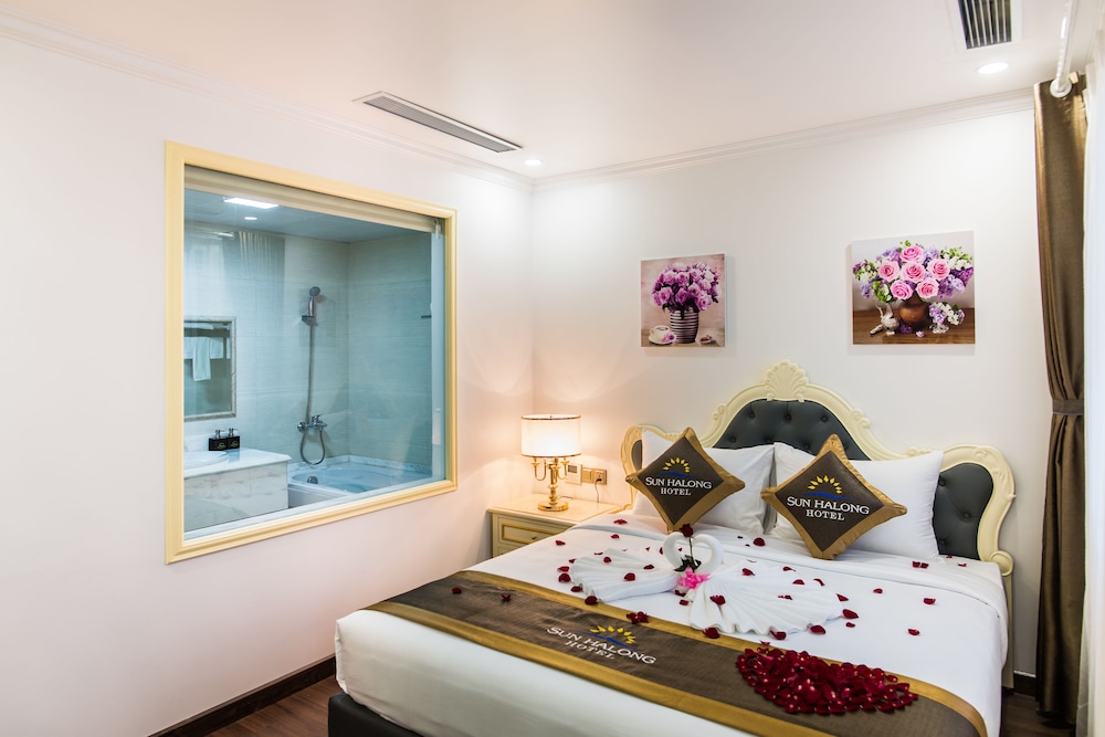 Honeymoon Suite