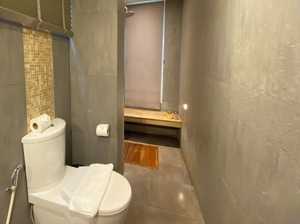 Four Bedroom Villa with Private Pool - Photo 11