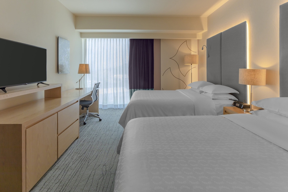 Room, 2 Queen Beds, Non Smoking