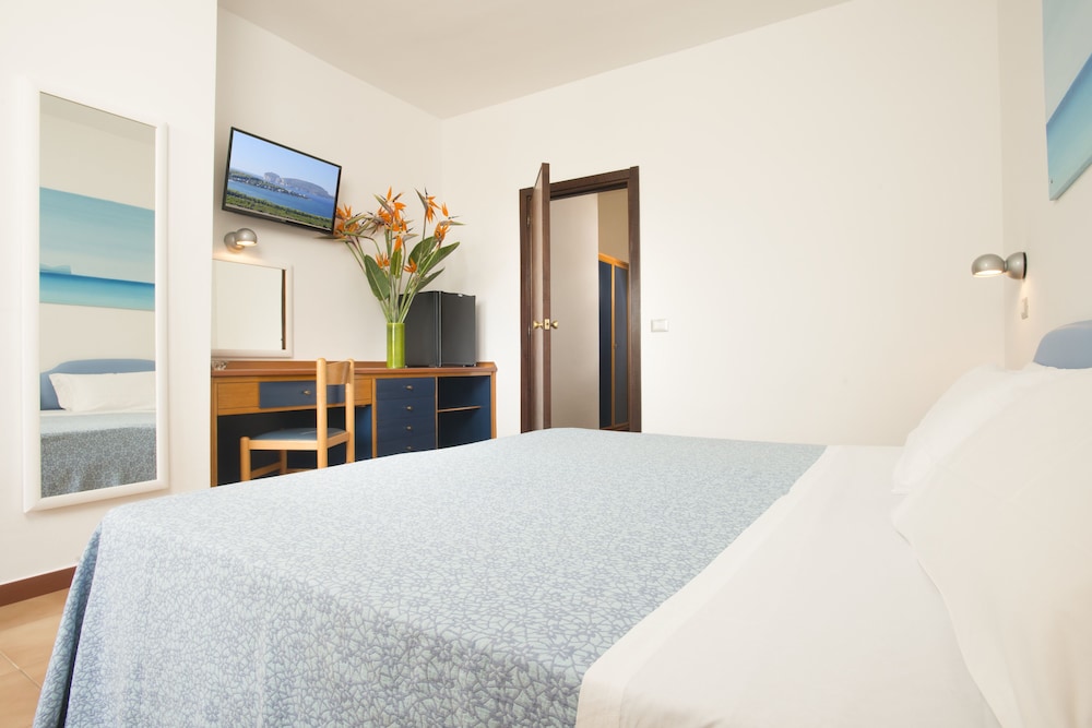 Economy Double Room - Photo 4