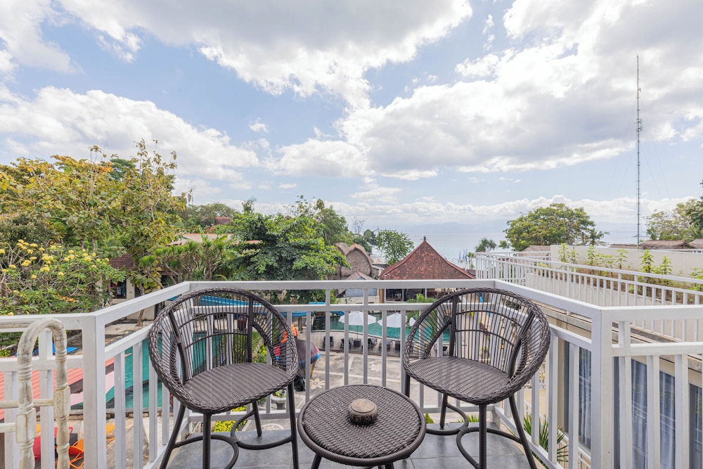 Deluxe Twin Room, Pool View - Photo 8