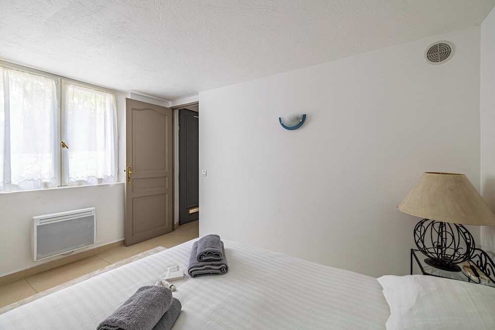 Villa photo 2