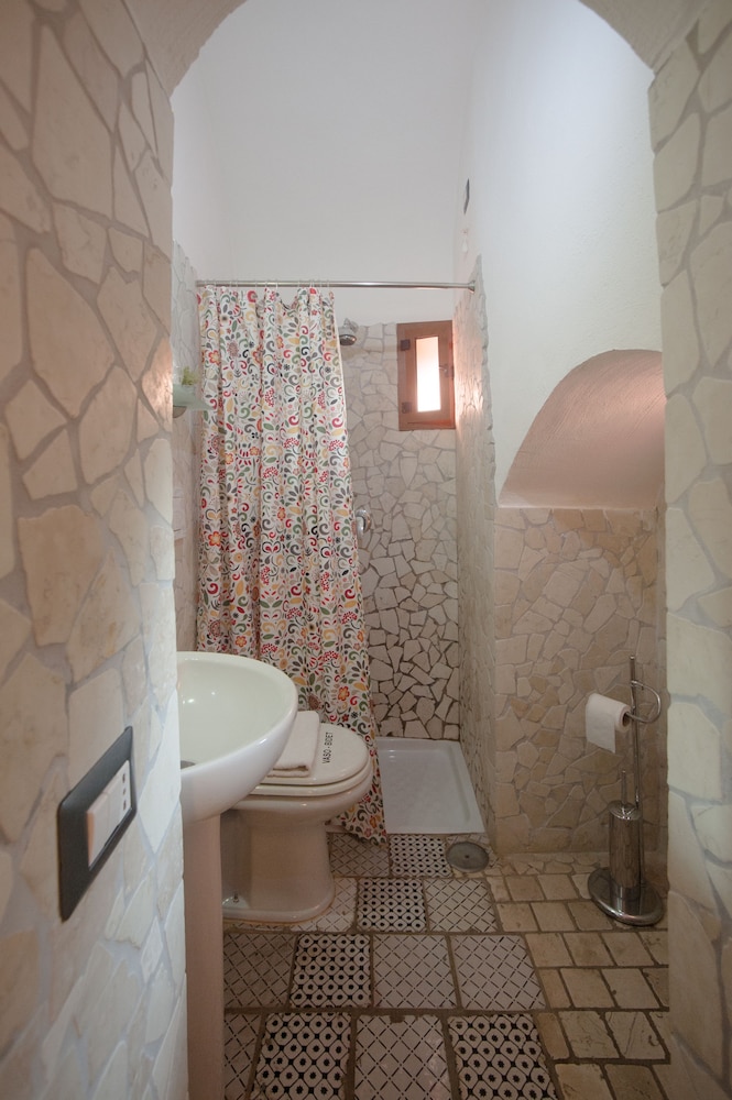 Classic Triple Room, Multiple Beds (Camelia) photo 2