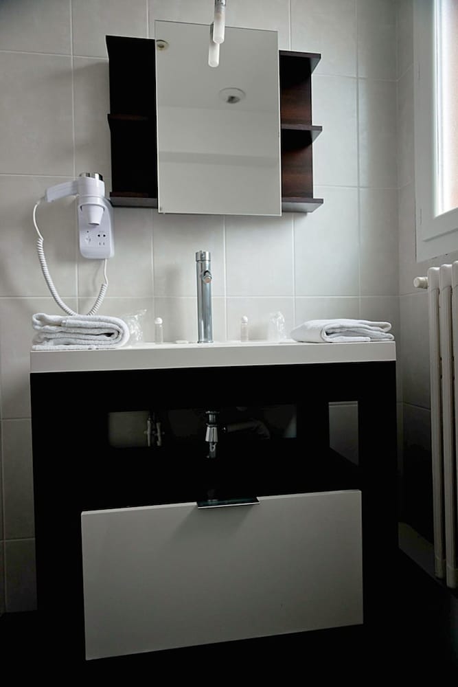 Quadruple Room - Photo 6
