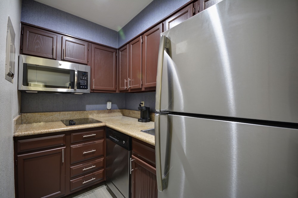 Two Bedroom Suite - Photo 4