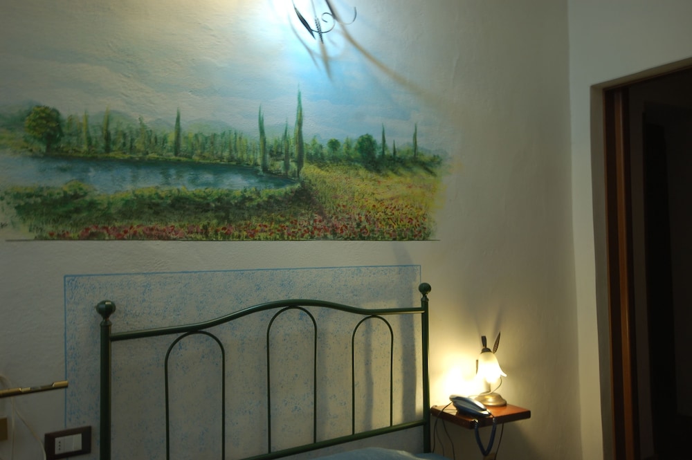 Standard Double or Twin Room, Private Bathroom - Photo 2
