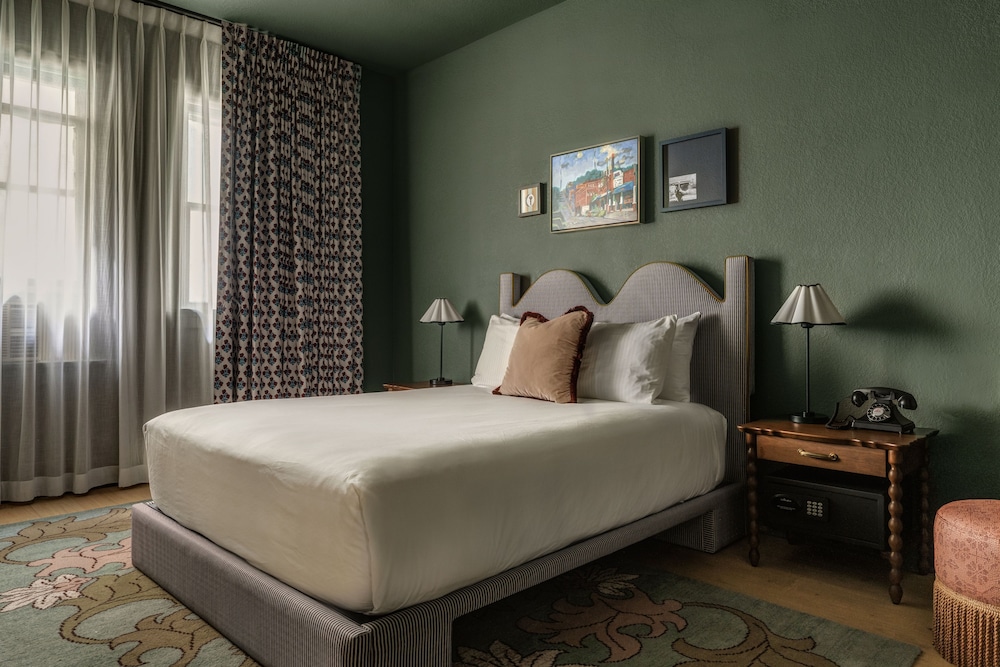 Room, 1 Queen Bed, Accessible - Photo 1