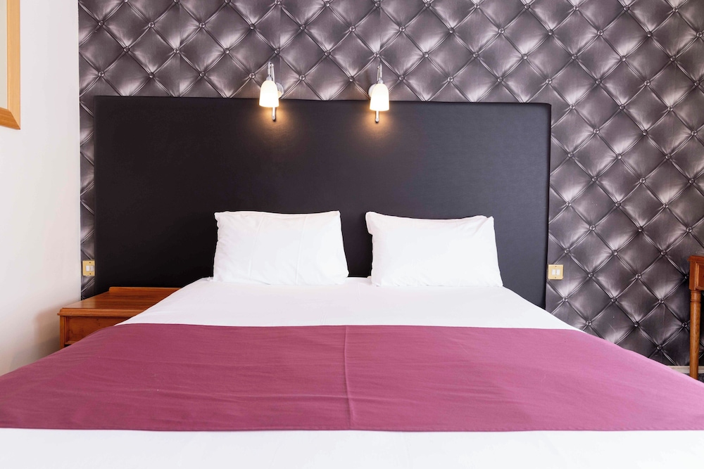 Double Room - Photo 5
