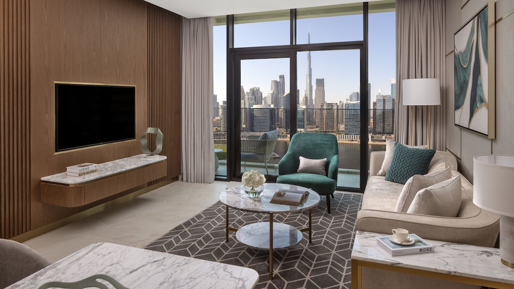 Apartment, 2 Bedrooms, Balcony (High Floor, Canal View)