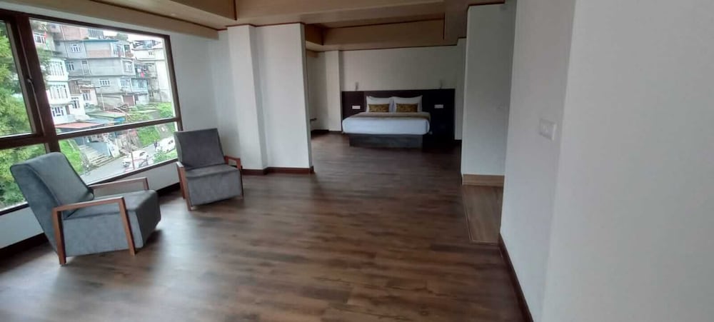 Luxury Suite photo 3