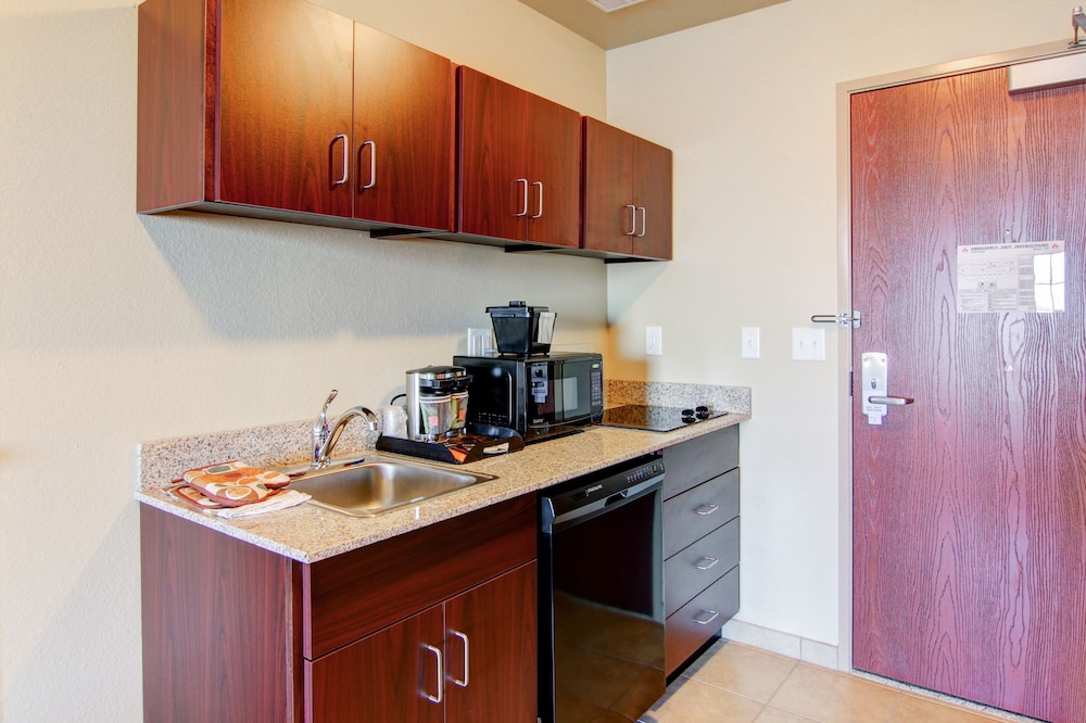 Suite, Multiple Beds, Accessible, Non Smoking photo 3