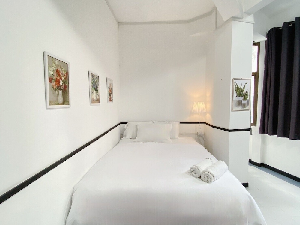 Deluxe Double Room, City View photo 3