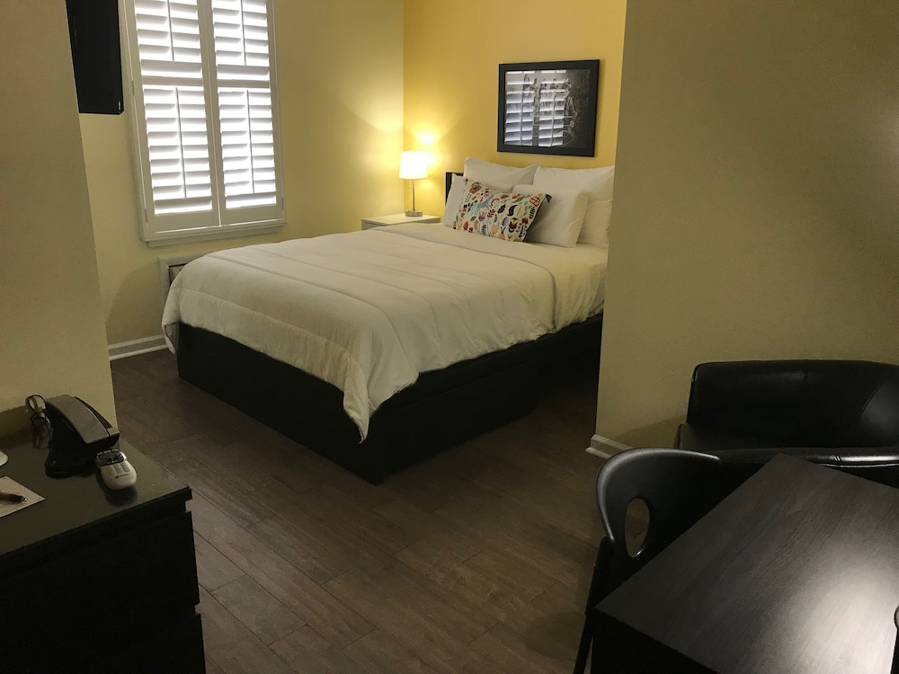 Signature Room, 1 Queen Bed photo 3