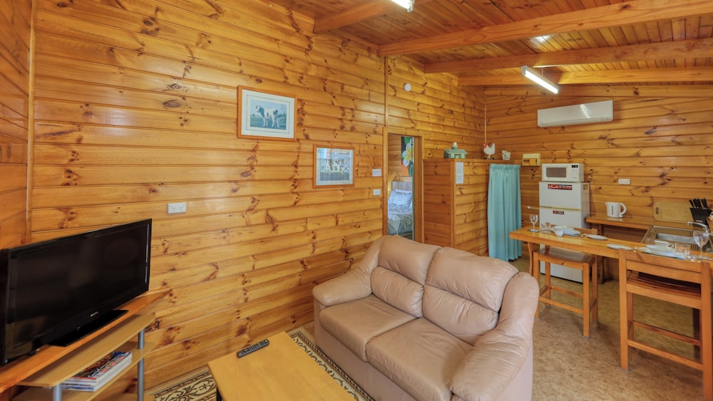 Deluxe Cottage, 1 Bedroom, Garden View photo 3