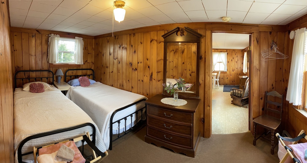 Family Cottage, 2 Queen Beds, Kitchen photo 2