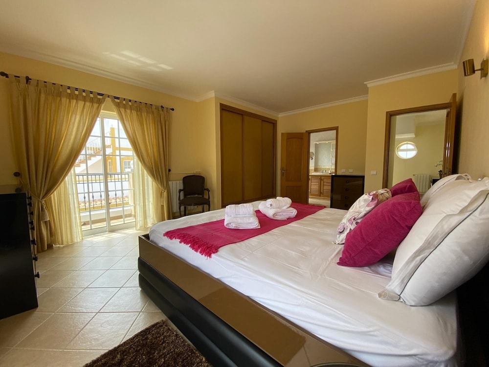 Villa photo 1