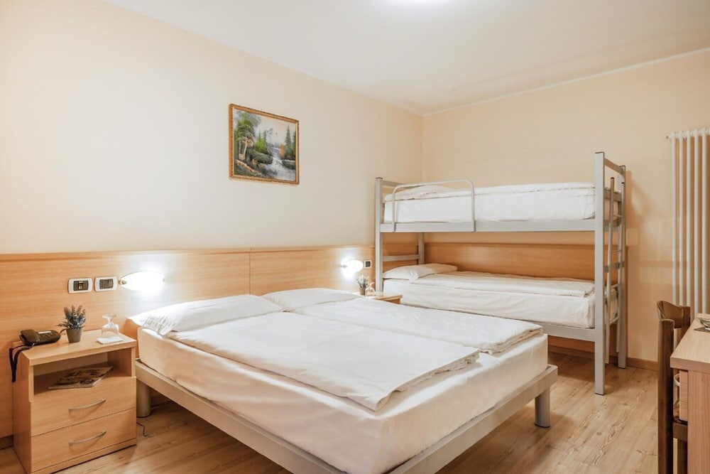 Classic Quadruple Room photo 1