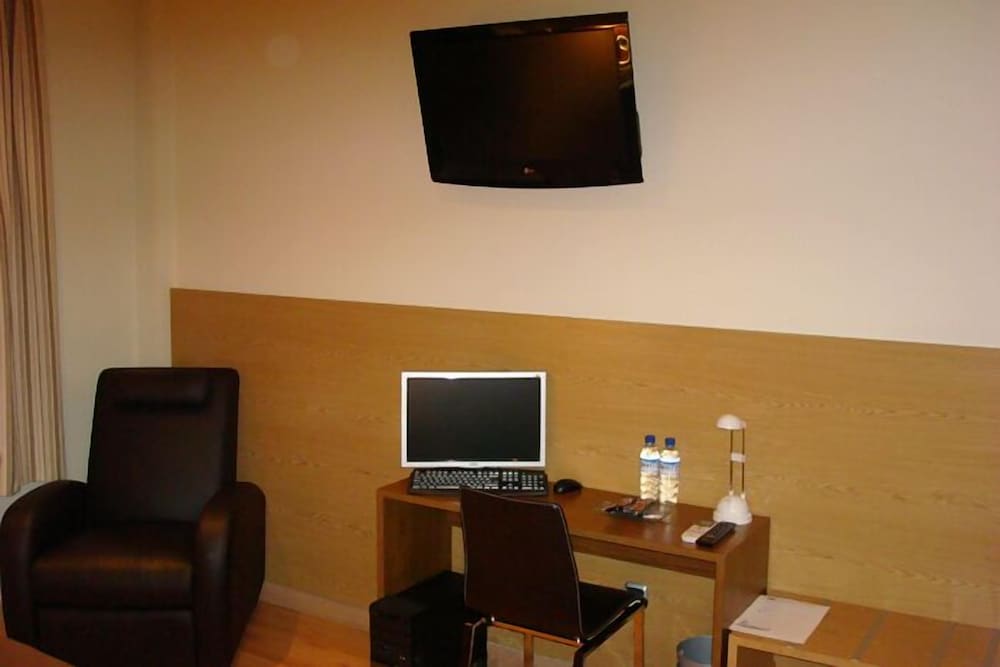 Standard Double Room Single Use photo 2