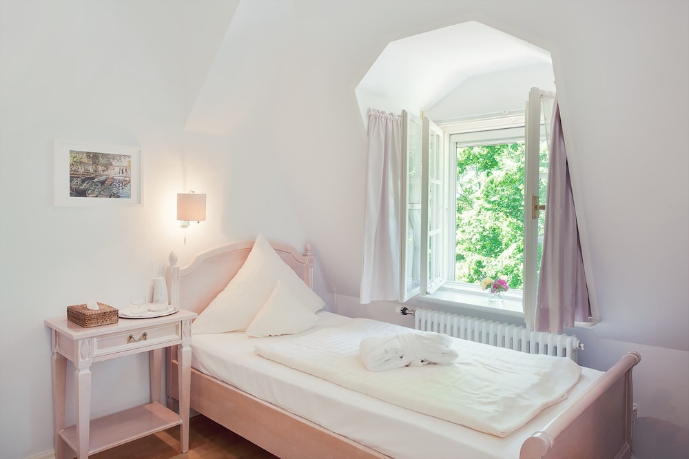 Single Room, Garden View photo 2
