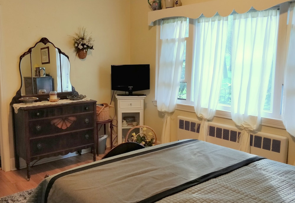 Superior Room, 1 Queen Bed, Non Smoking, Ensuite photo 3