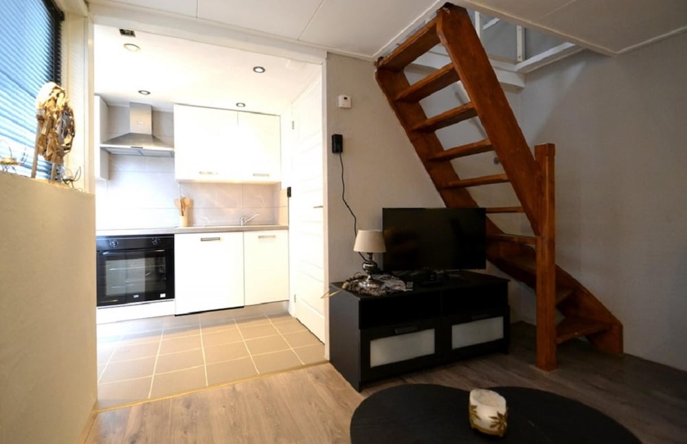 Apartment photo 2