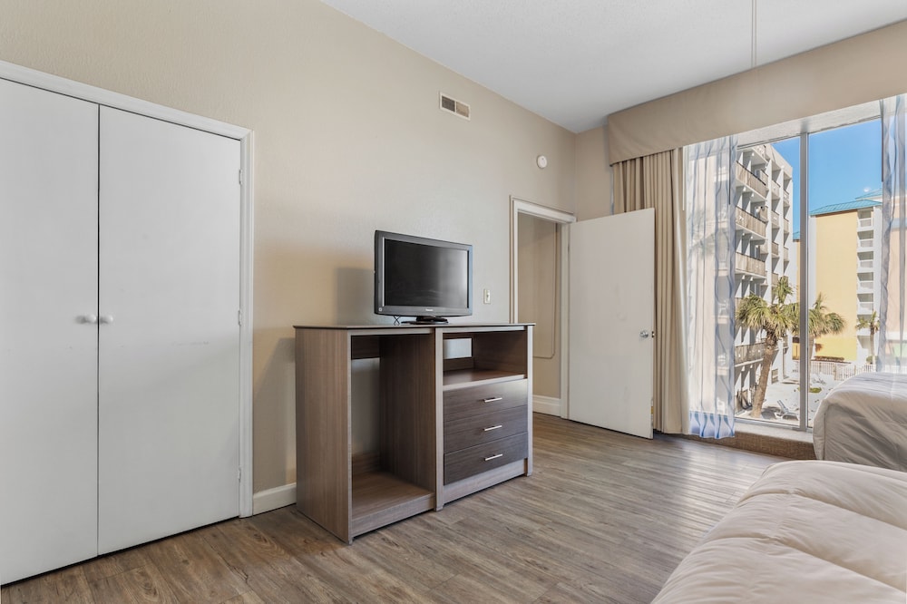 Jacuzzi 1 Bedroom, 1 Living room City View photo 1
