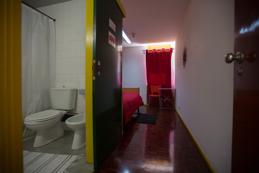 Twin Room, Non Smoking, Private Bathroom - Photo 6