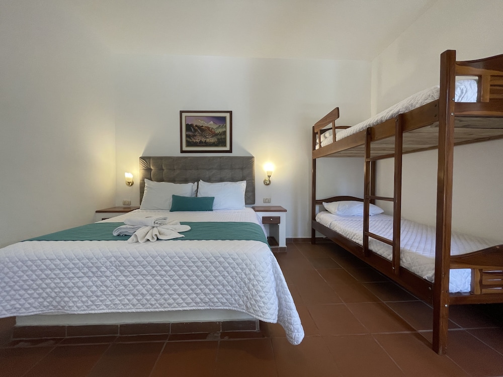 Standard Triple Room, Multiple Beds, Refrigerator, Resort View photo 1