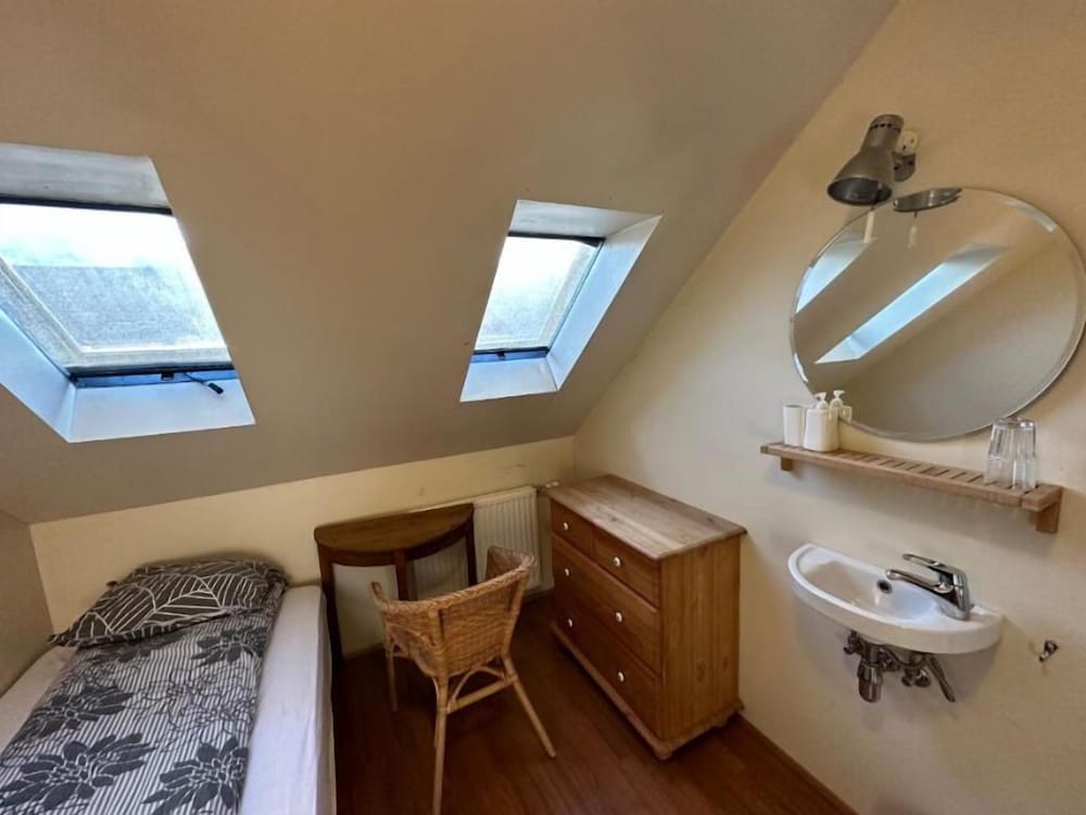 Single Room photo 2
