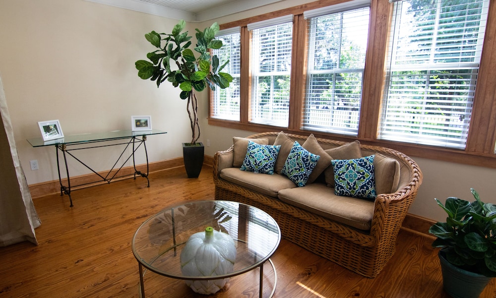 Island Grove (Florida Cottage - North) Pet Friendly