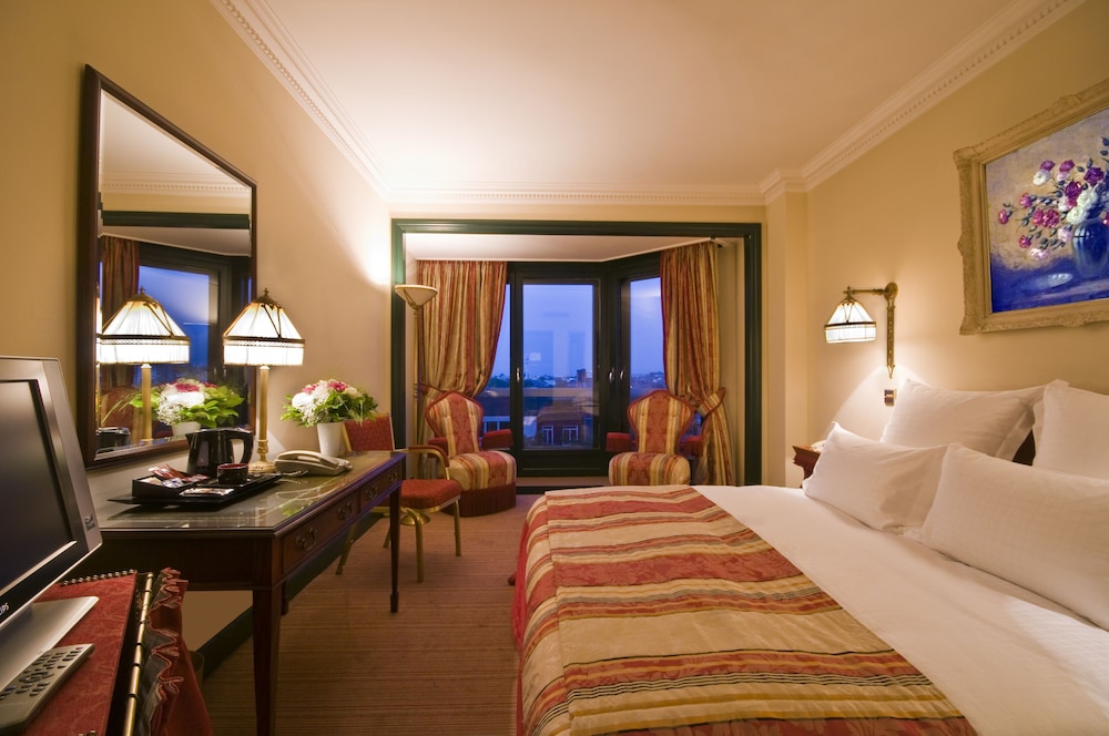 Premium Room, 1 King Bed, City View photo 2
