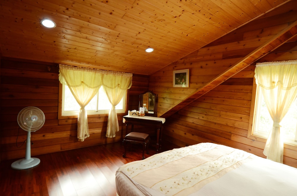 Standard Double Room, Private Bathroom photo 2