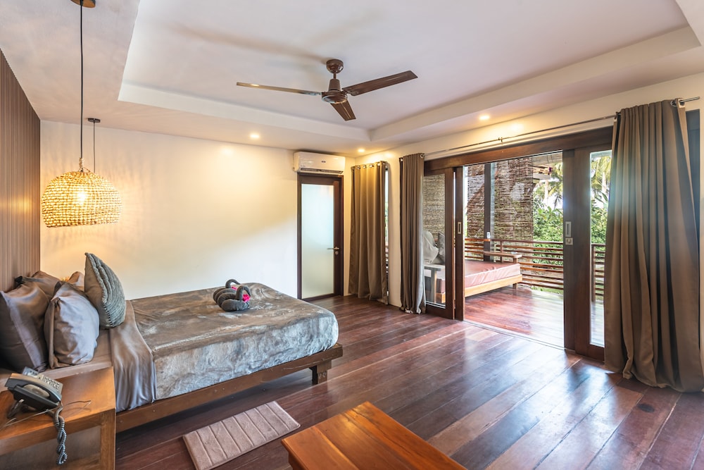 Premier Beach Suite photo 3