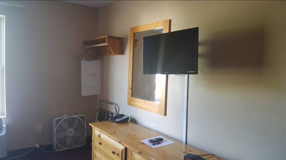 Standard Room, 2 Queen Beds, Refrigerator & Microwave photo 2