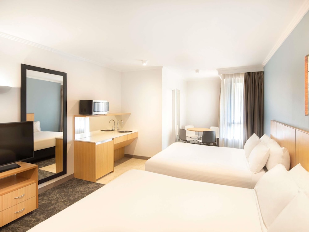 Standard Room, 2 Queen Beds photo 3