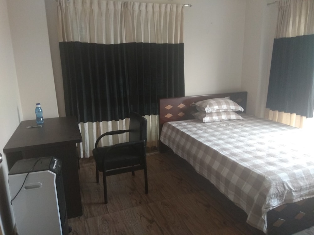 Deluxe Room, 1 Queen Bed, Non Smoking, City View photo 2