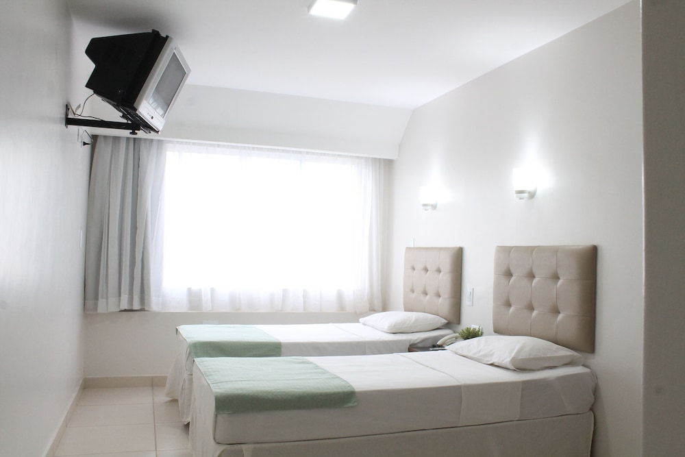 Standard Twin Room, 2 Twin Beds - Photo 3
