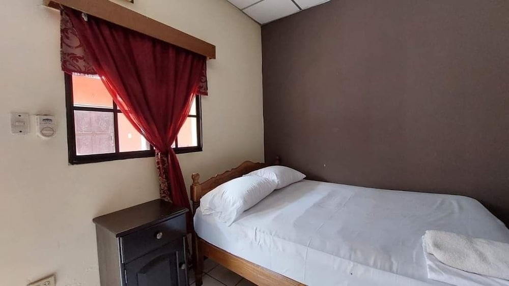 Classic Double Room, Multiple Beds, Non Smoking photo 3