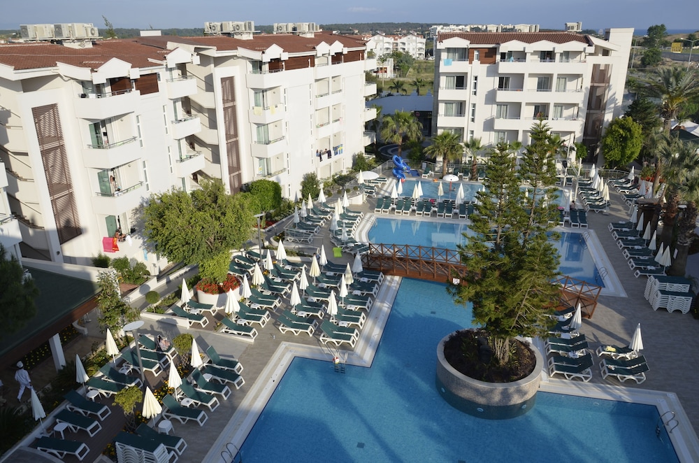 Standard Room, Pool View photo 3