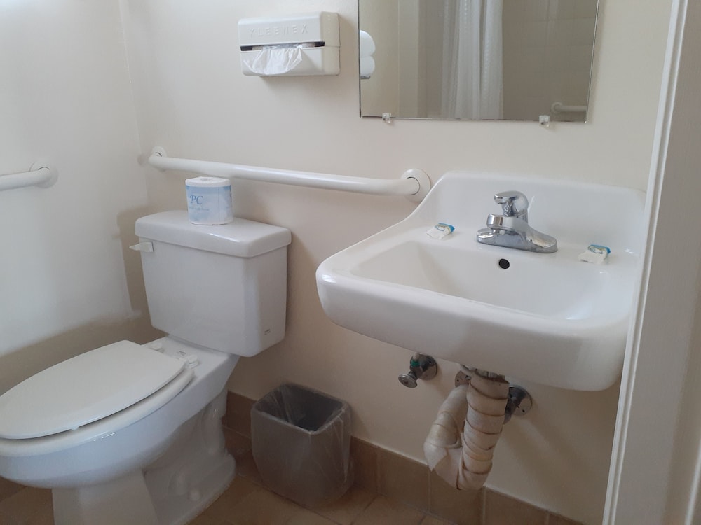 Room, 2 Double Beds, Accessible photo 3