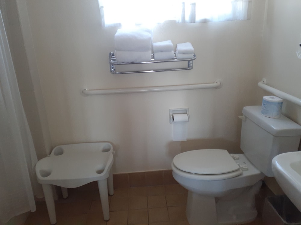 Room, 2 Double Beds, Accessible photo 2