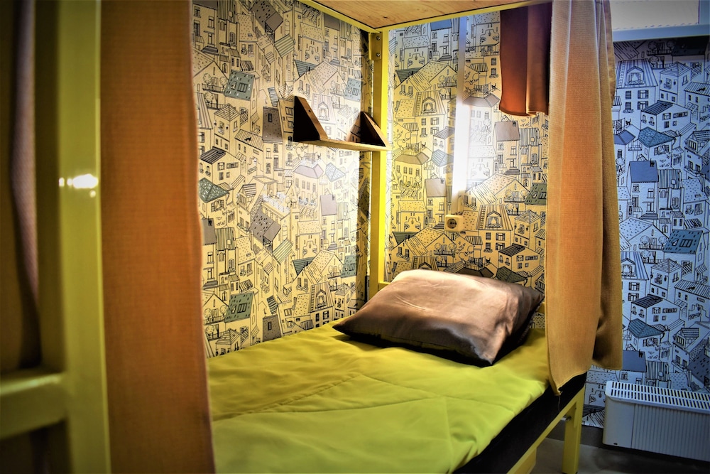 Bed in 8-Beds Mixed Dormitory Room photo 1