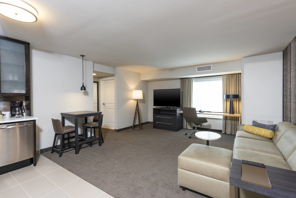 Suite, 1 King Bed with Sofa bed (Hearing Accessible) photo 3
