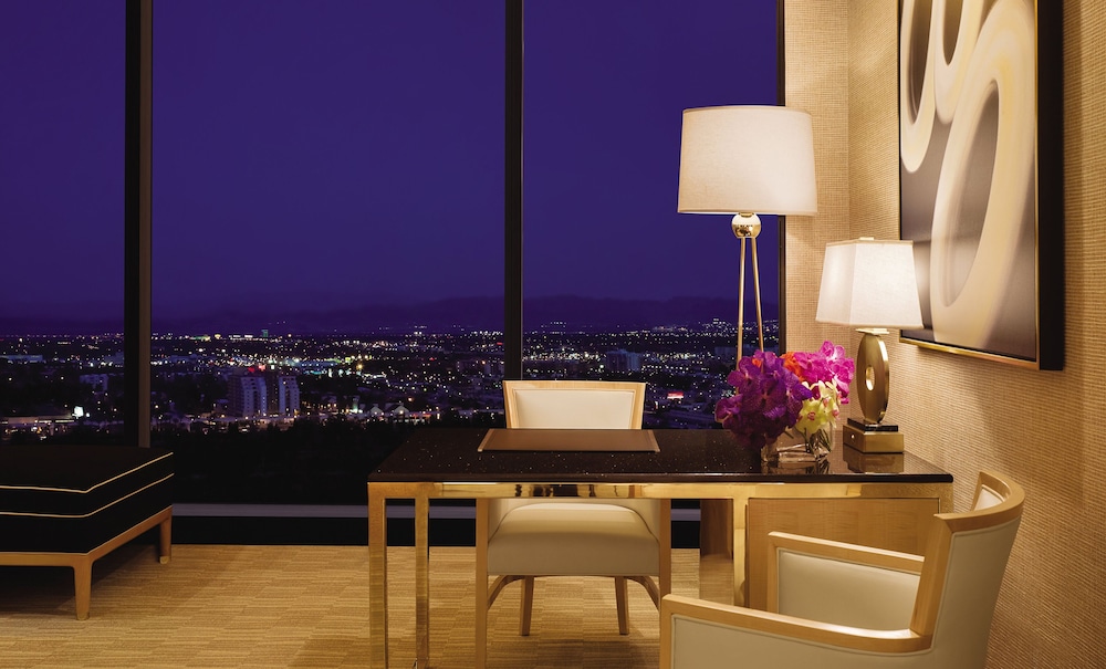 Encore Tower Suite King