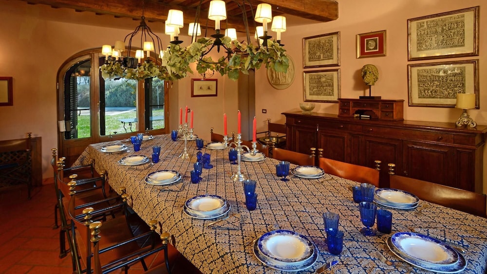 Villa photo 2