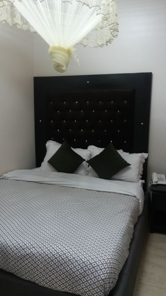 Junior Apartment