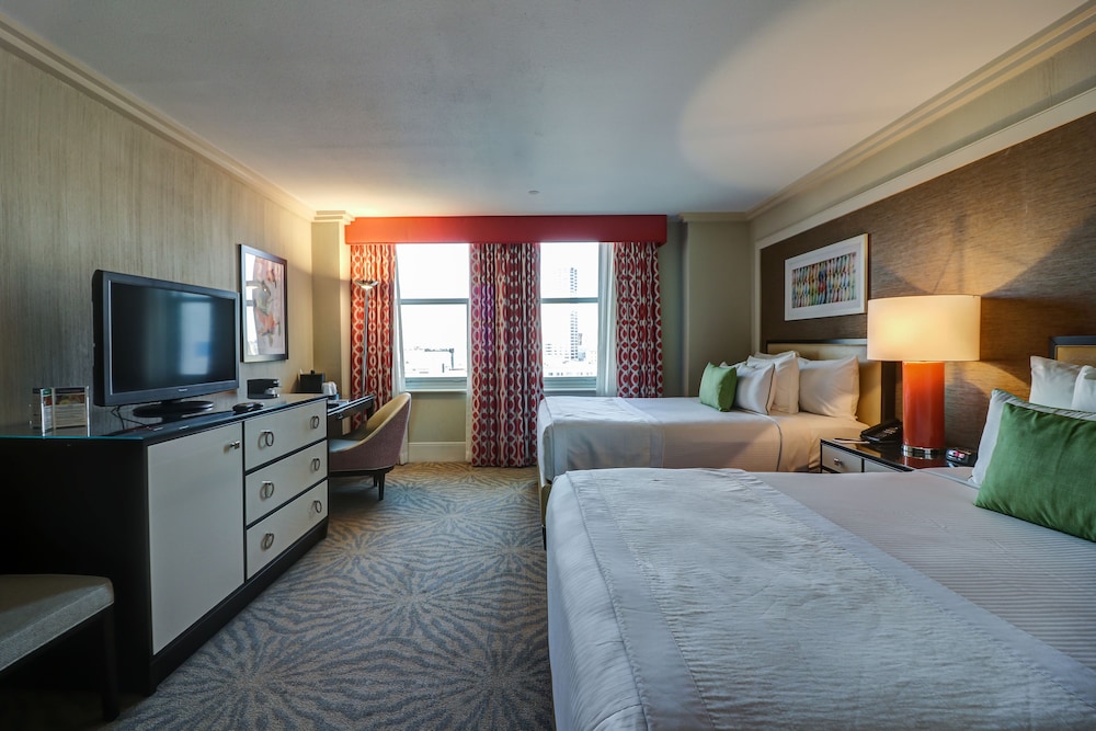 Deluxe Room, 2 Queen Beds - Photo 5
