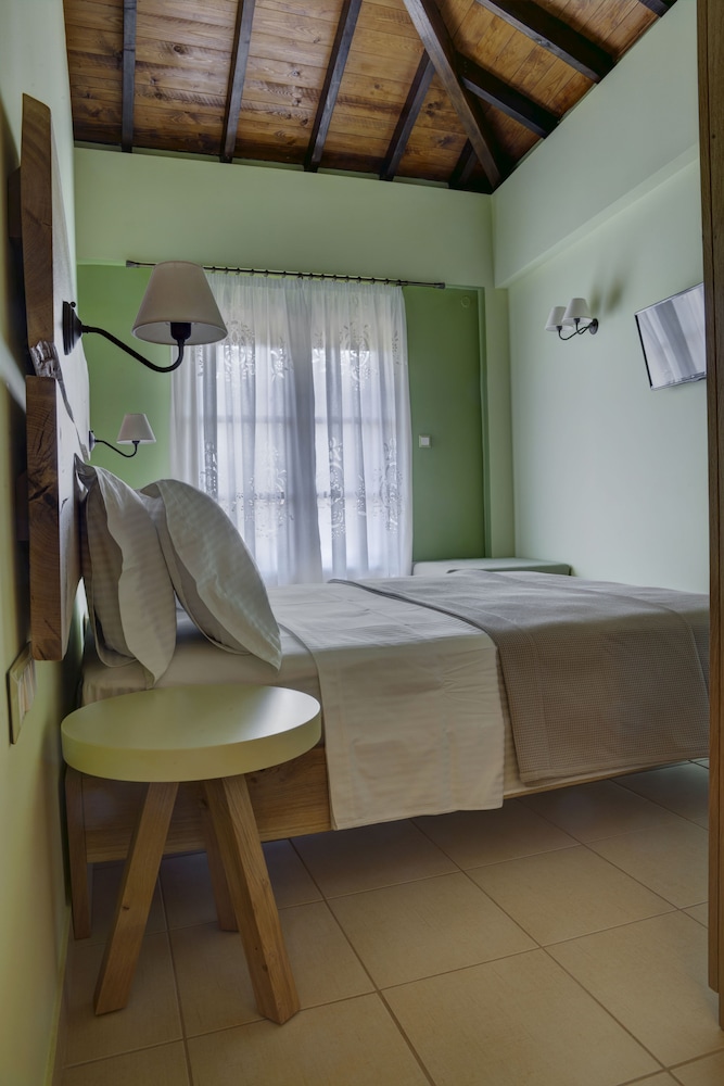 Double Room, Mountain View (Olivia) photo 2