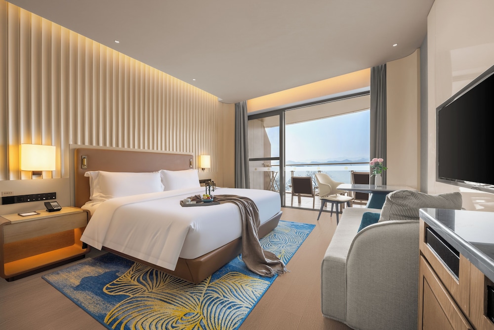 Deluxe Single Room, 1 King Bed, Lake View