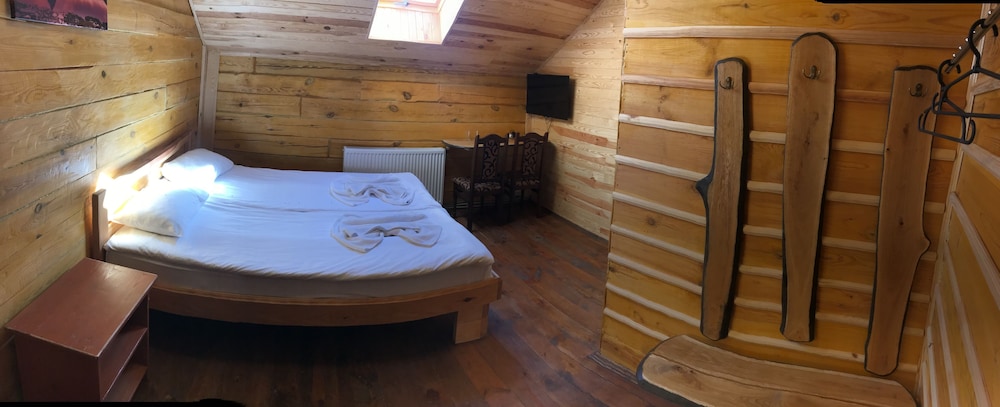 Economy Double or Twin Room, Hill View photo 2